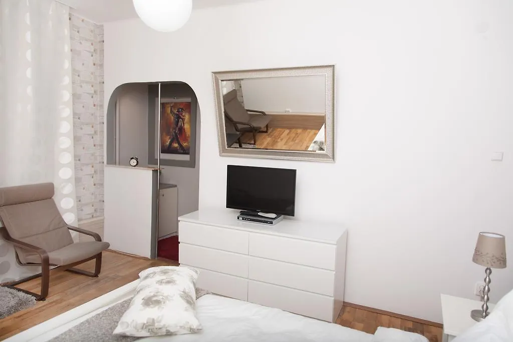 Old Town Studio By Mrg Apartments Bucharest